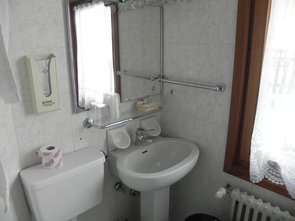 Hotel Nuovo Pecetto Macugnaga Bilik gambar